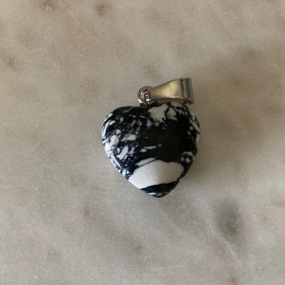 Natural Stone / Color Stone pendant Charm heart white black